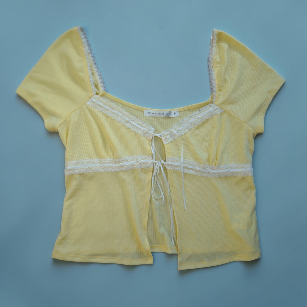 Altar'd State Milkmaid Tie Front Top Pastel Yellow Lace Ribbon Coquette Ribbed M